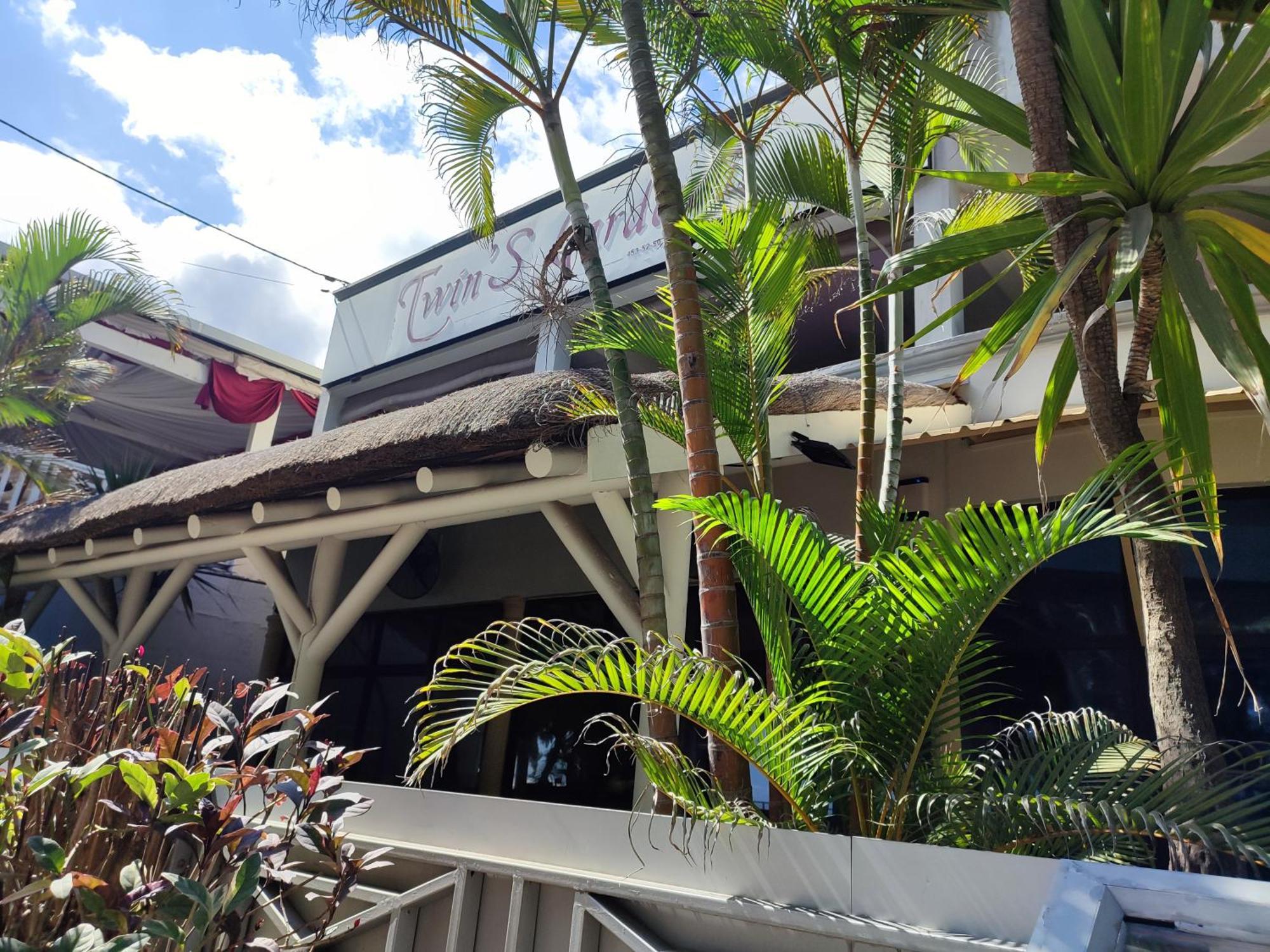 White Sand Cabana Flic en Flac Exterior photo
